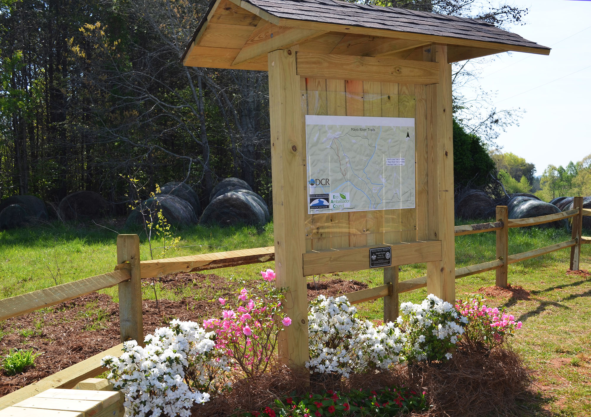 未来梅奥河州立公园的步道标志