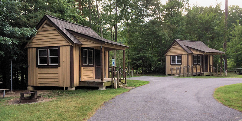 波卡洪塔斯州立公园的露营小屋