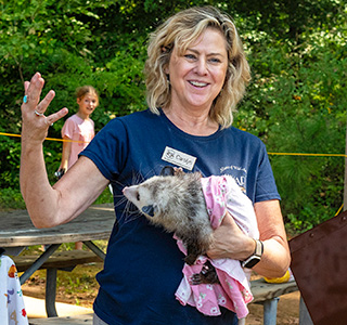 小动物与 AWARE 的邂逅照片由迈克尔·萨默斯提供