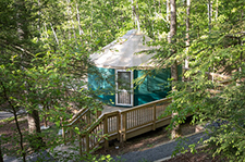 饥饿的母亲蒙古包